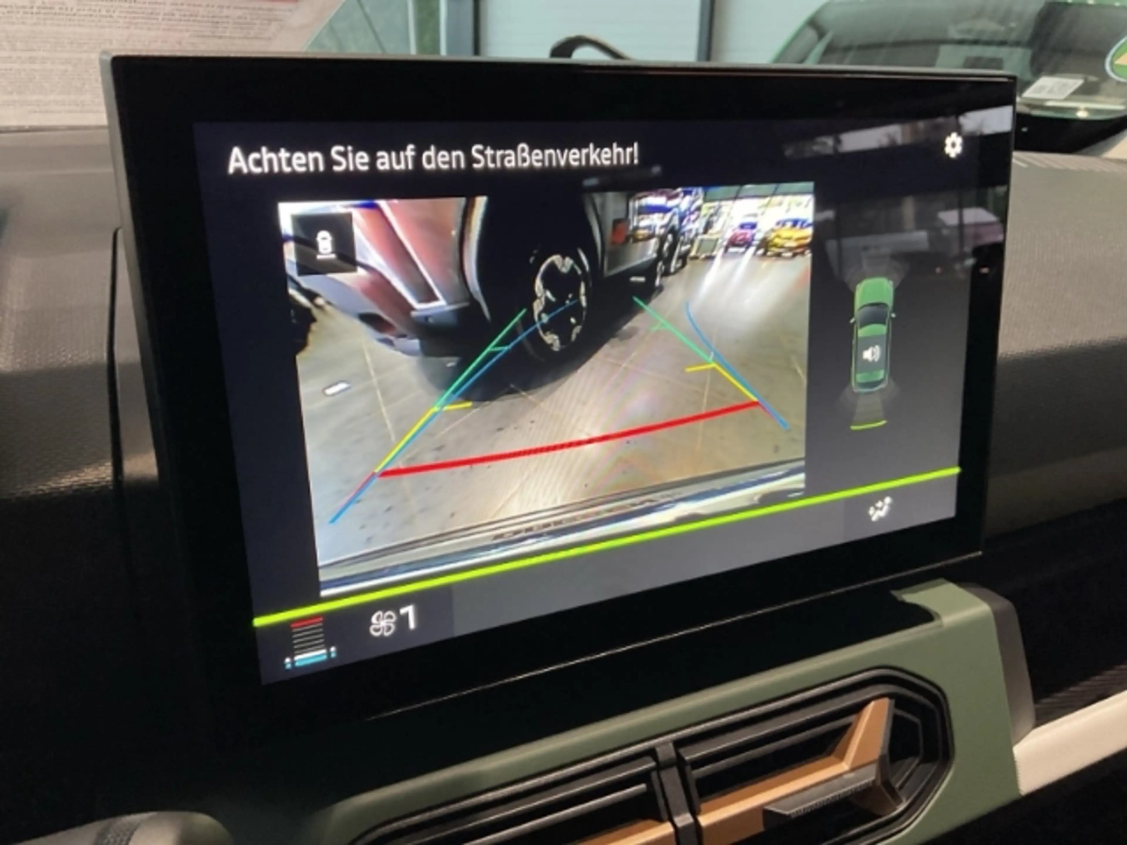 Dacia Spring Extreme Electric 100 MEDIA-NAVI EINPARKHILFE VORNE — photo 22