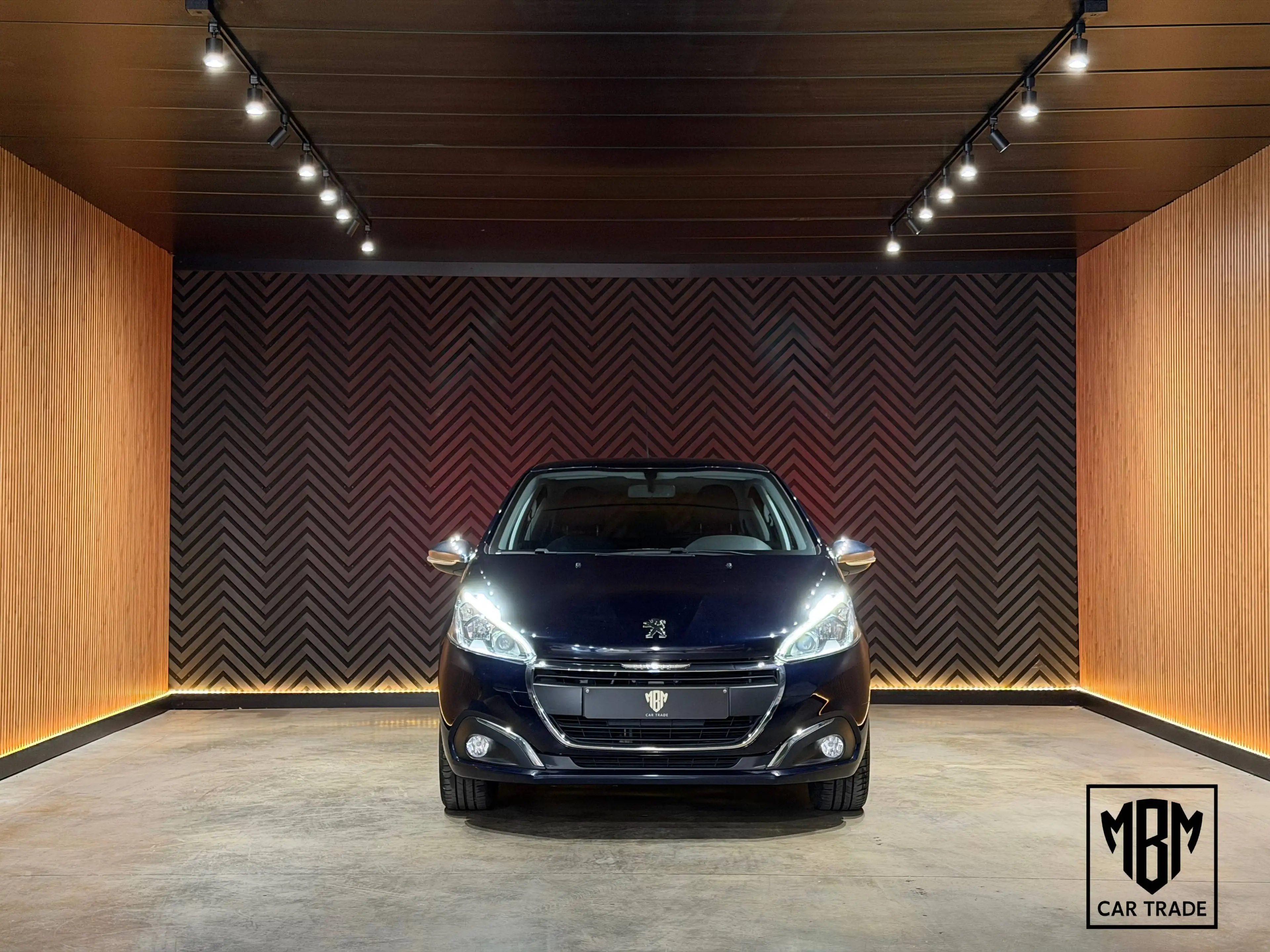 Peugeot 208 ✅1.2i 12 Maanden GARANTIE Airco Navi Parkeersensoren — photo 6