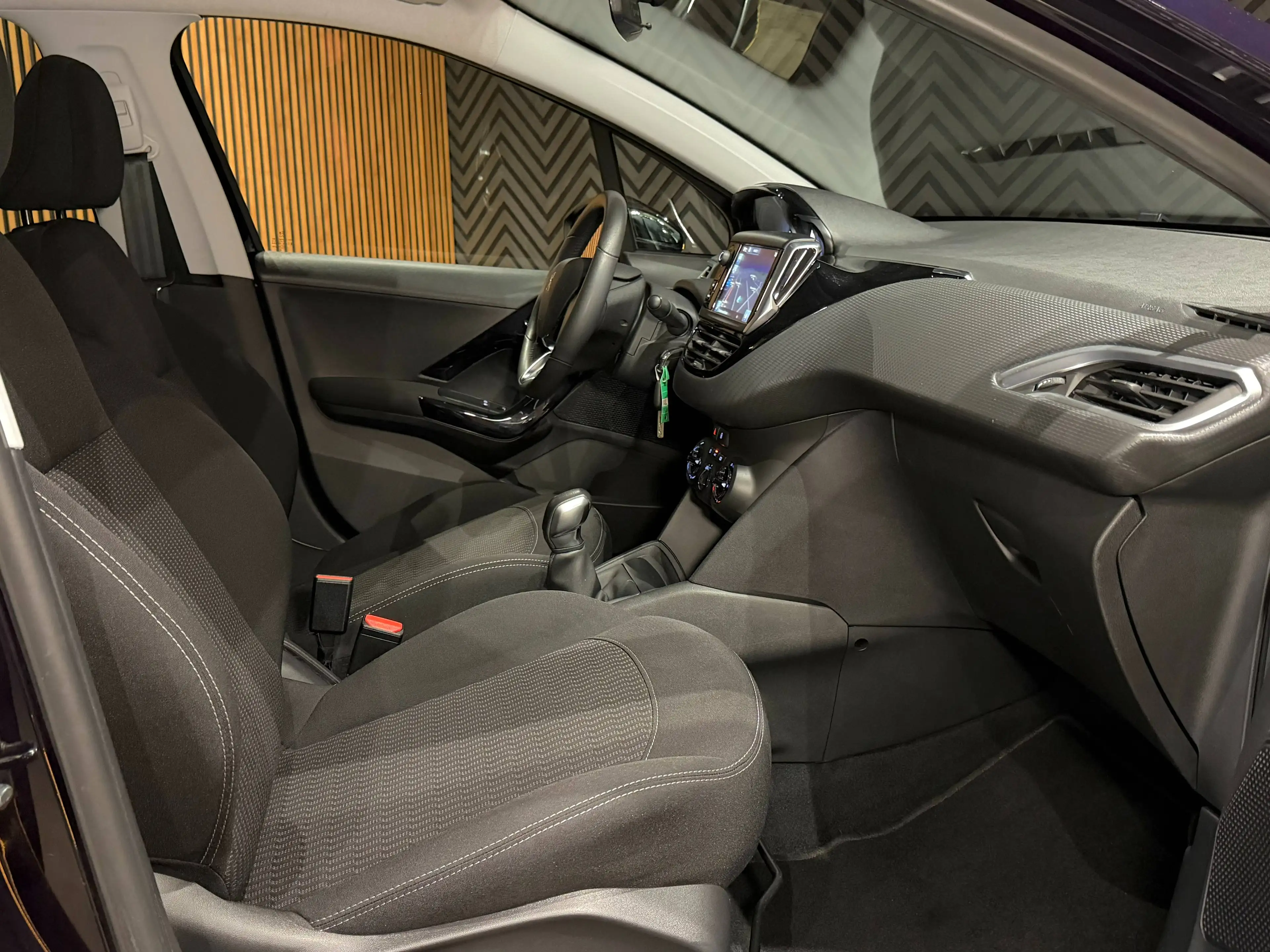 Peugeot 208 ✅1.2i 12 Maanden GARANTIE Airco Navi Parkeersensoren — photo 8
