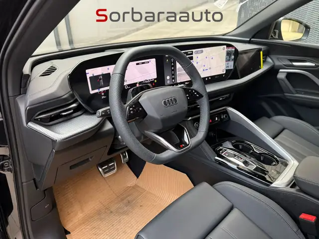 Audi Q5 view 13