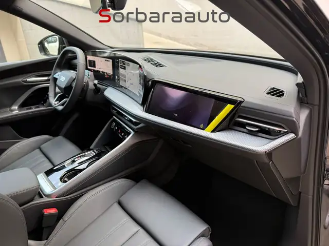 Audi Q5 view 14
