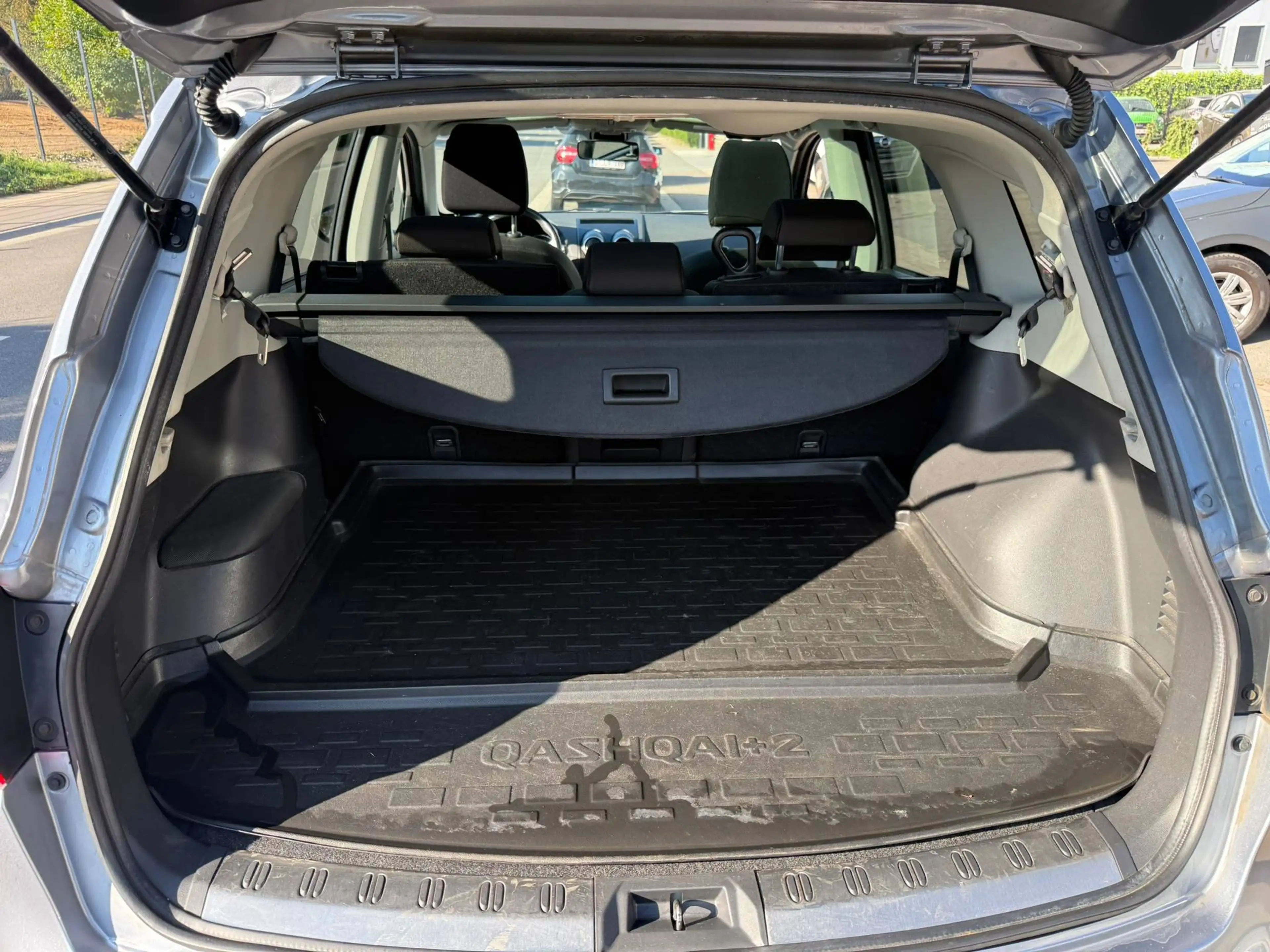 Nissan Qashqai+2 Qashqai 2 1.6i 2WD Urban Edition — photo 15