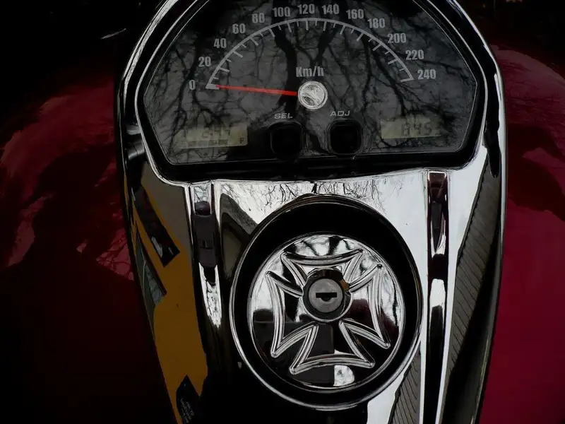 Suzuki VZR 1800 - foto 8