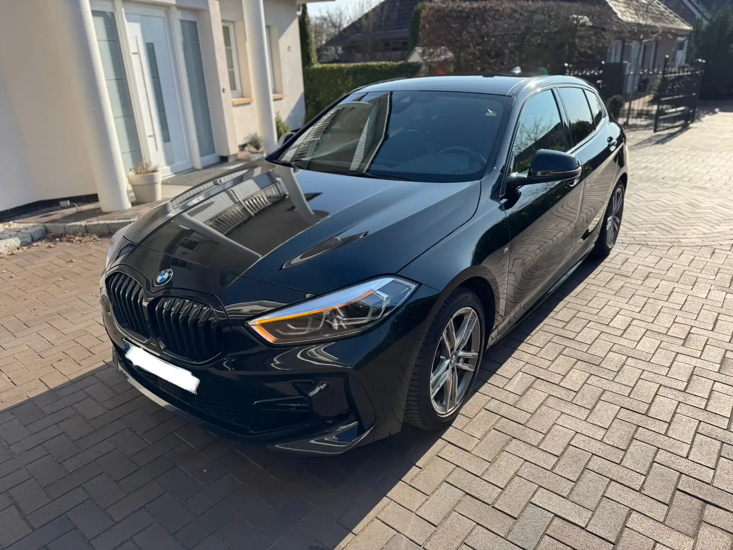 BMW 120 d Aut. M Sport - digitales Display - 1