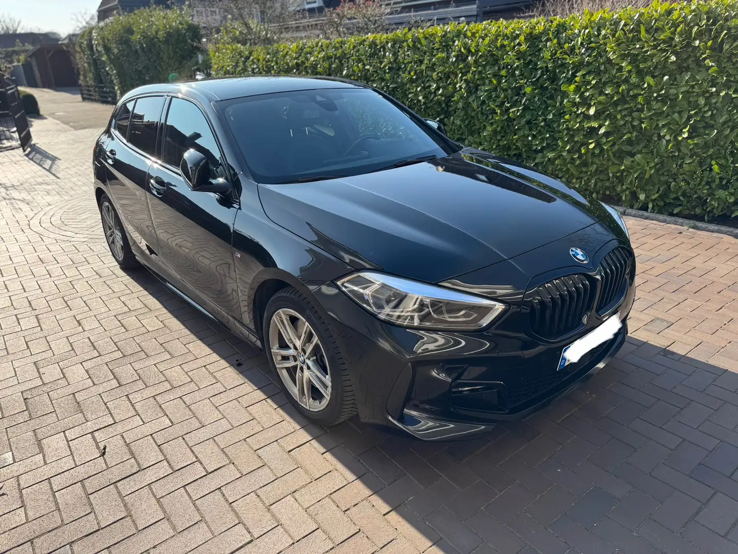 BMW 120 d Aut. M Sport - digitales Display - 2