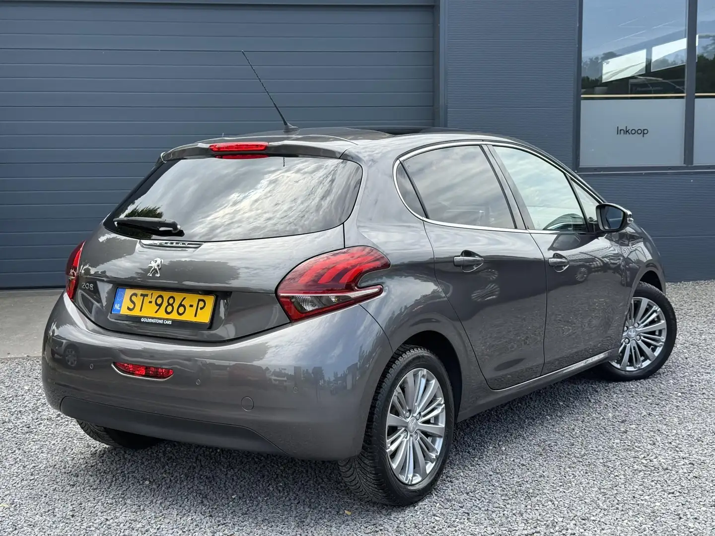 Peugeot 208 1.2 PureTech Allure Navi,Pano,Camera,Clima,Cruise, Grijs - 2