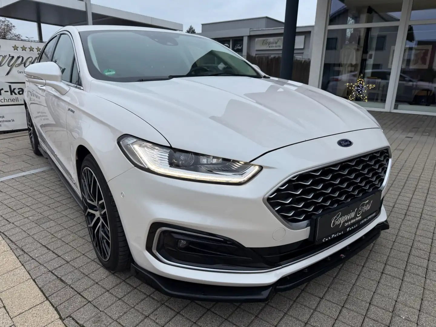 Ford Mondeo Lim. Vignale, 2.Hand,NAVI,KAMERA, TüV NEU Weiß - 1