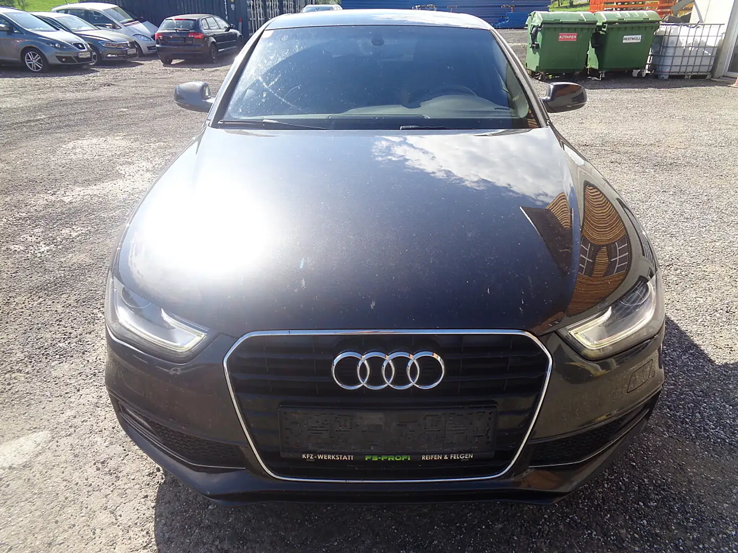 Audi A4 2.0 TDI (110 kW) S-Line Grau - 1