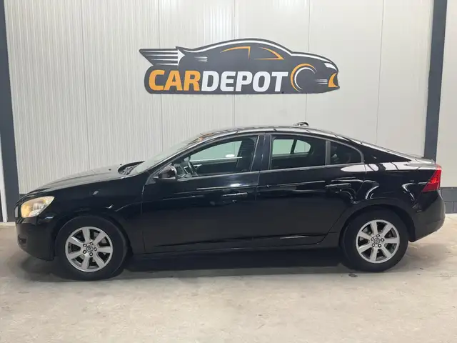 Volvo S60 view 8