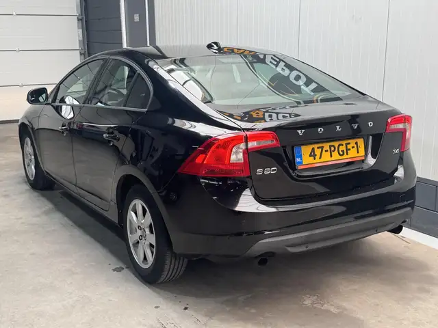 Volvo S60 view 7