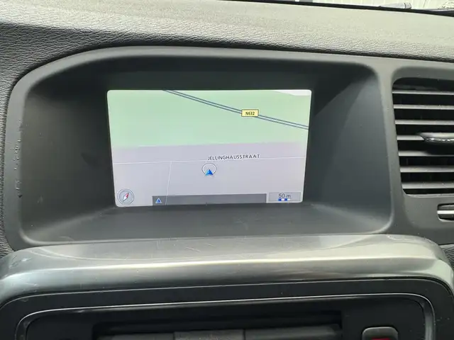 Volvo S60 view 15