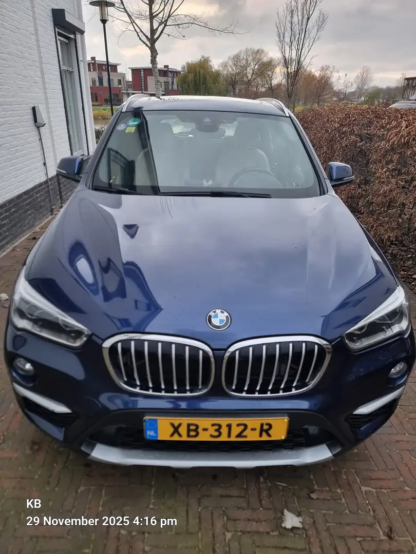 BMW X1 sDrive20i Blauw - 1