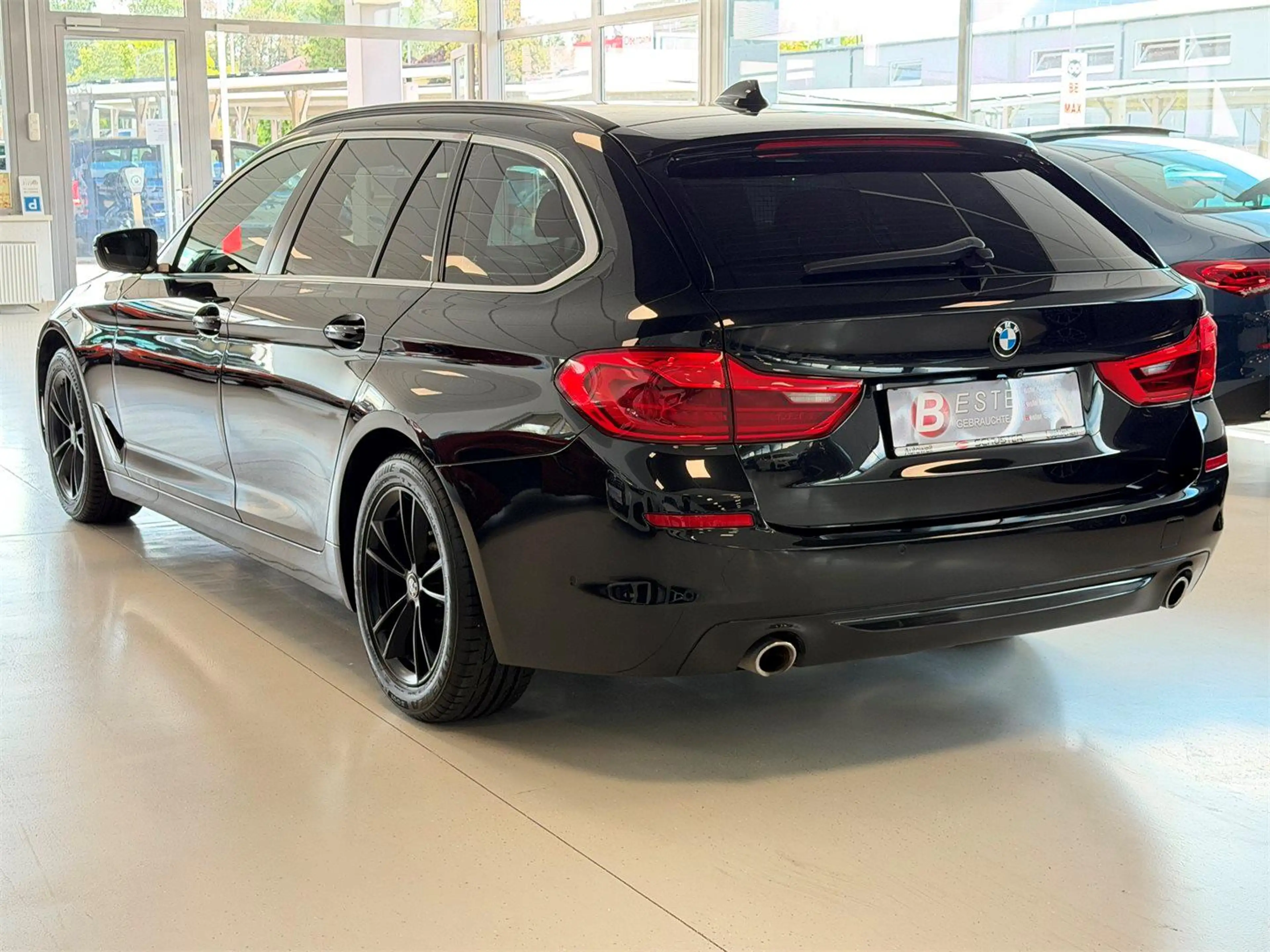 BMW 520 d Touring G31 B47 — photo 4