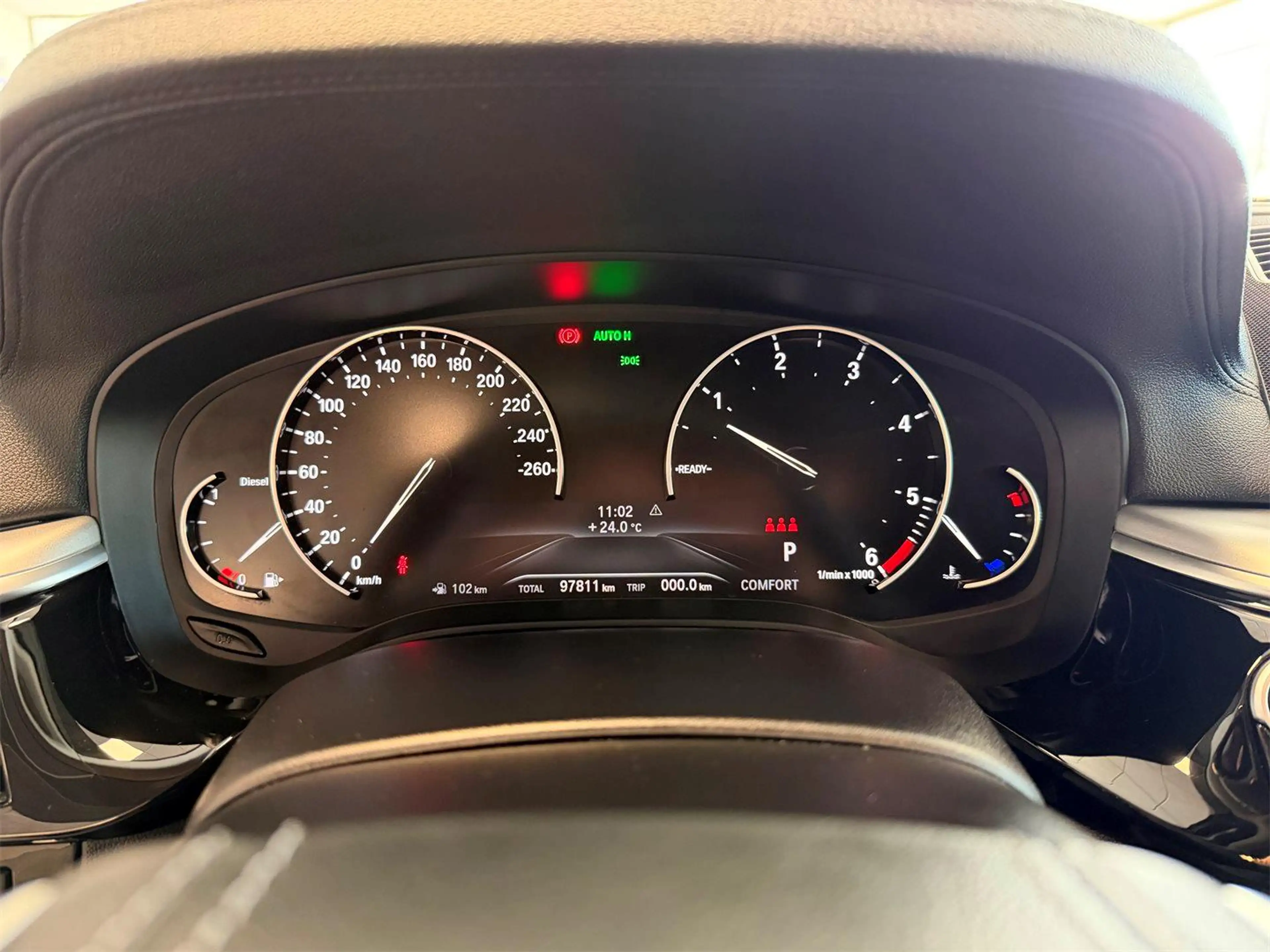 BMW 520 d Touring G31 B47 — photo 10