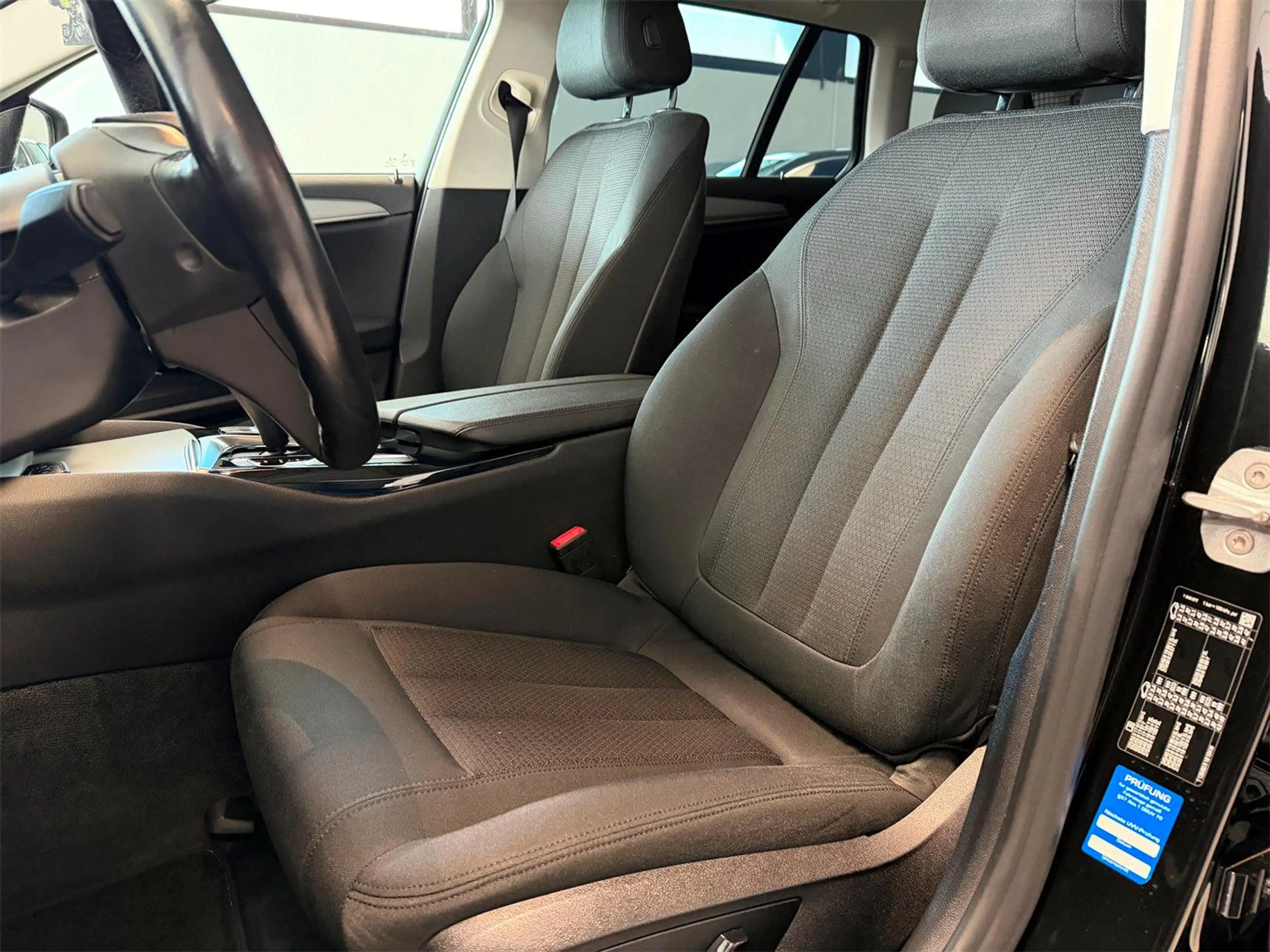 BMW 520 d Touring G31 B47 — photo 9