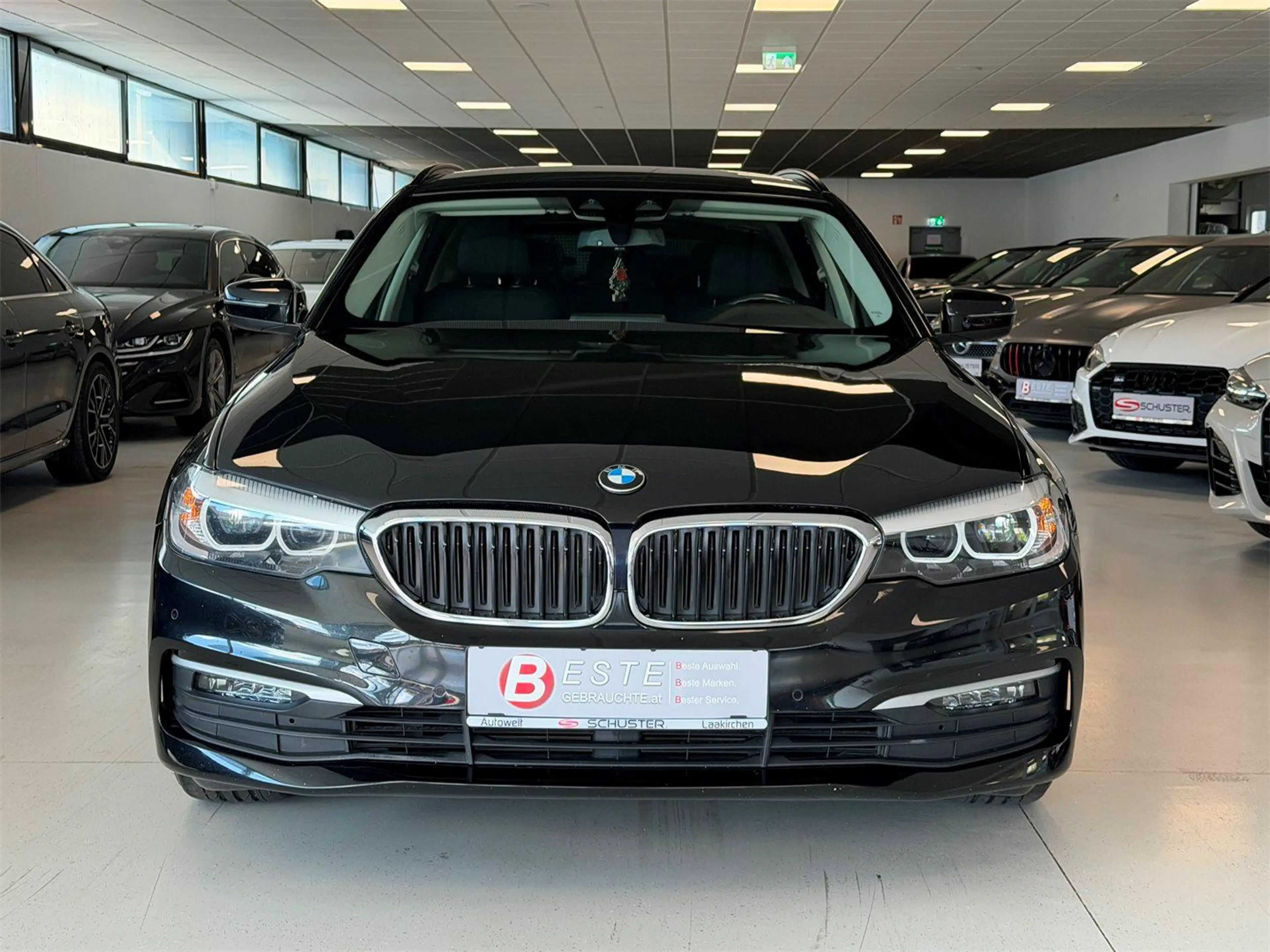 BMW 520 d Touring G31 B47 — photo 2