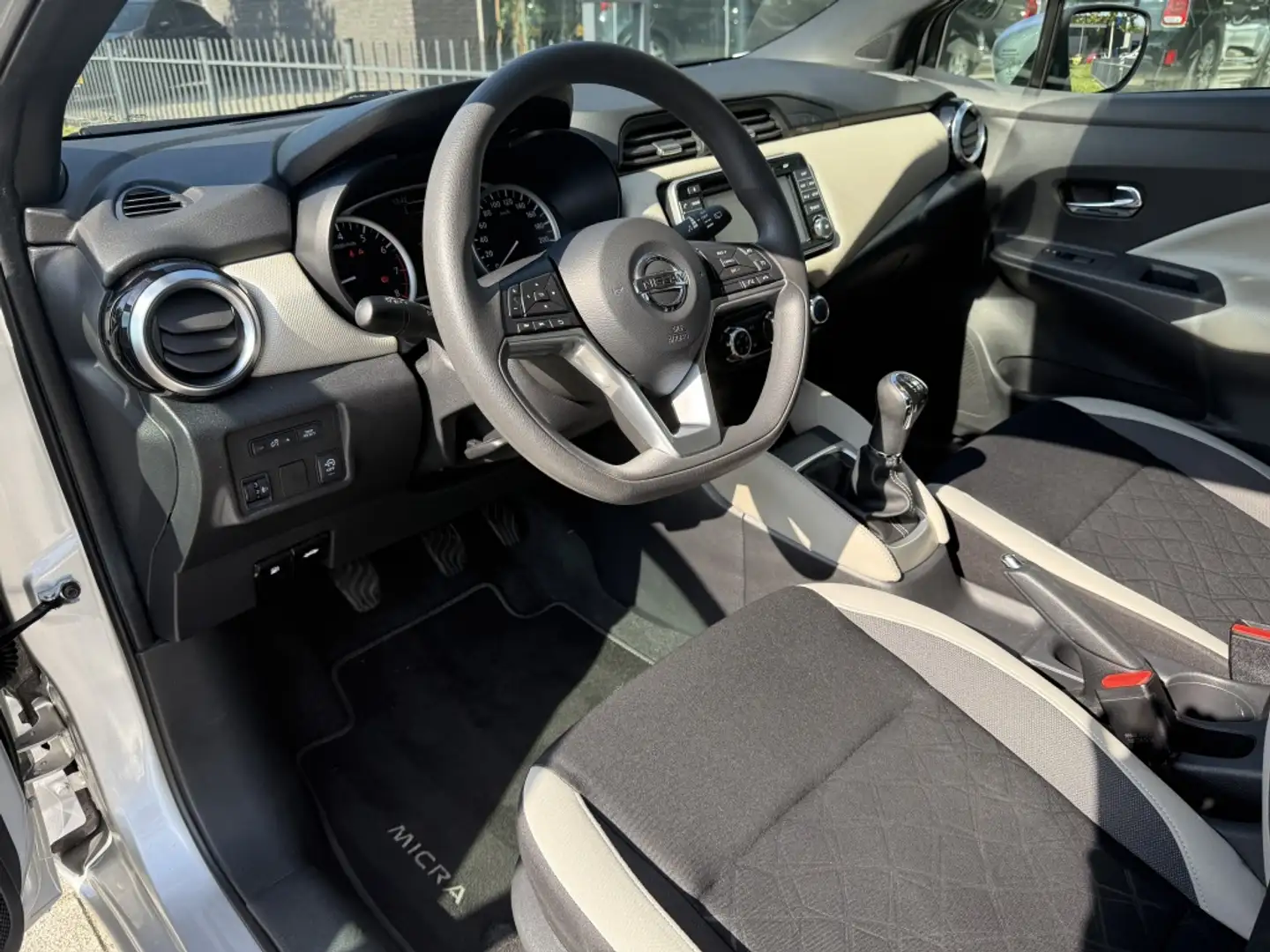 Nissan Micra 0.9 IG-T N-Connecta | | Navi | Camera | Cruise | S Grau - 2