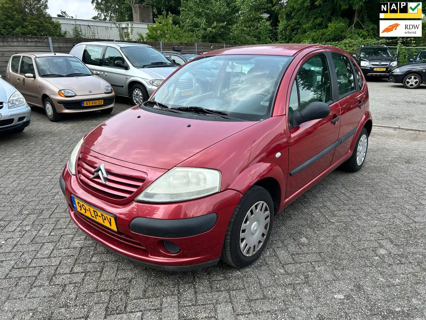Citroen C3 1.1i Ligne Prestige/97.000 km NAP/APK 15-3-2026 Rouge - 1