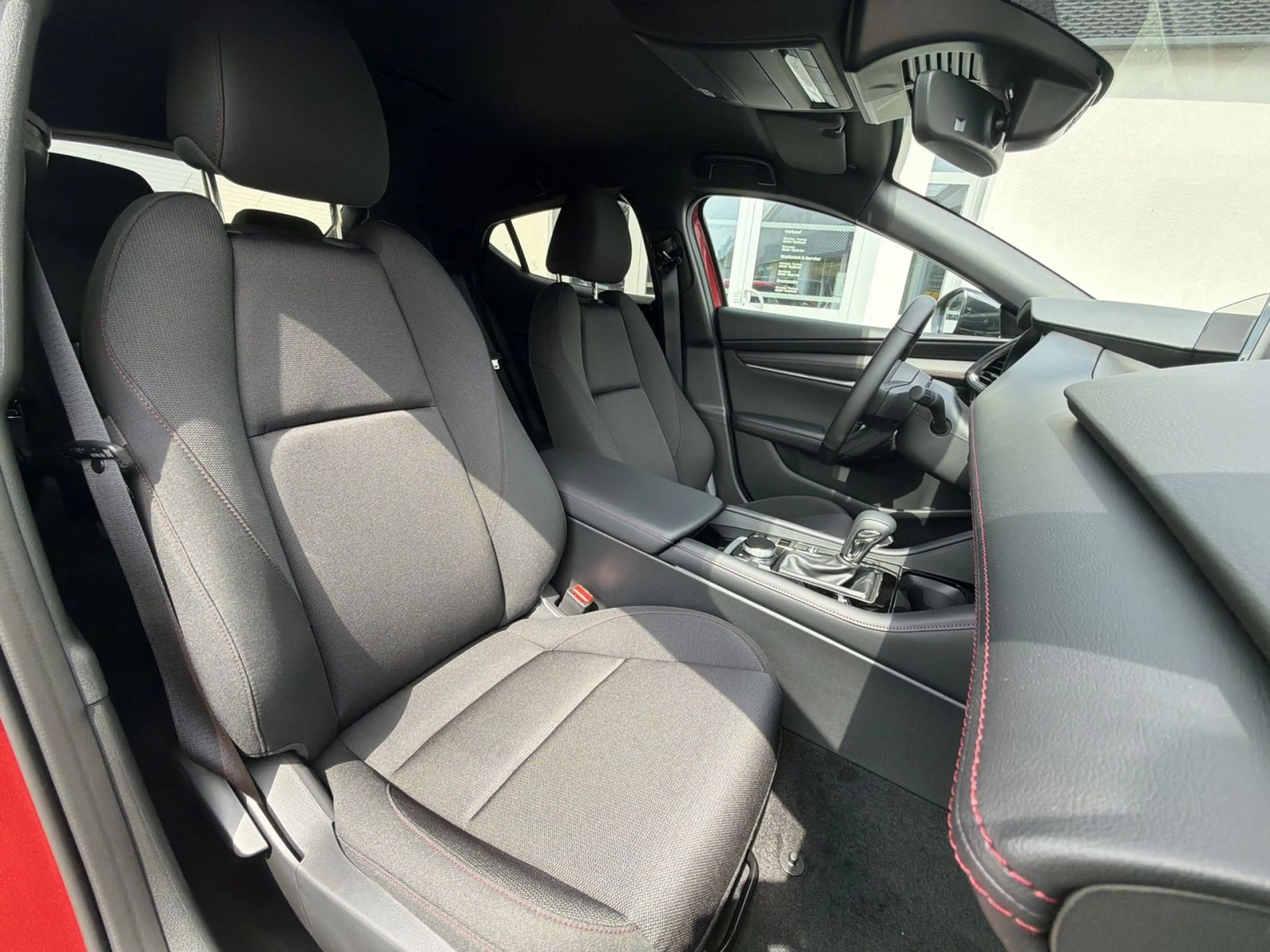 Mazda 3 (2027) Homura 5HB 2.5L e-SKYACTIV G 140ps 6MT — photo 11