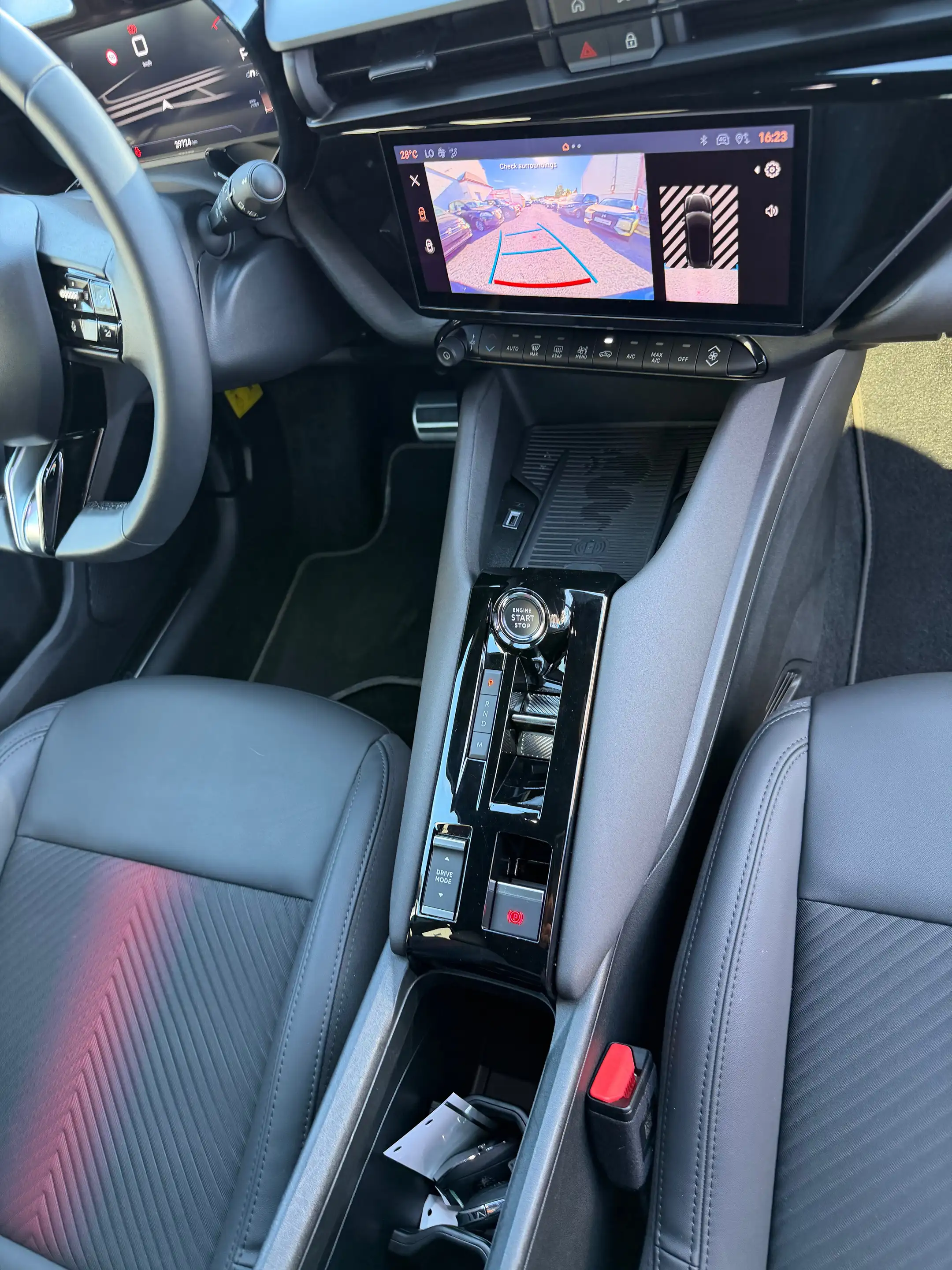 Alfa Romeo Junior Junior 1.2 Turbo Hybrid Speciale 12 Maanden waarborg — photo 7