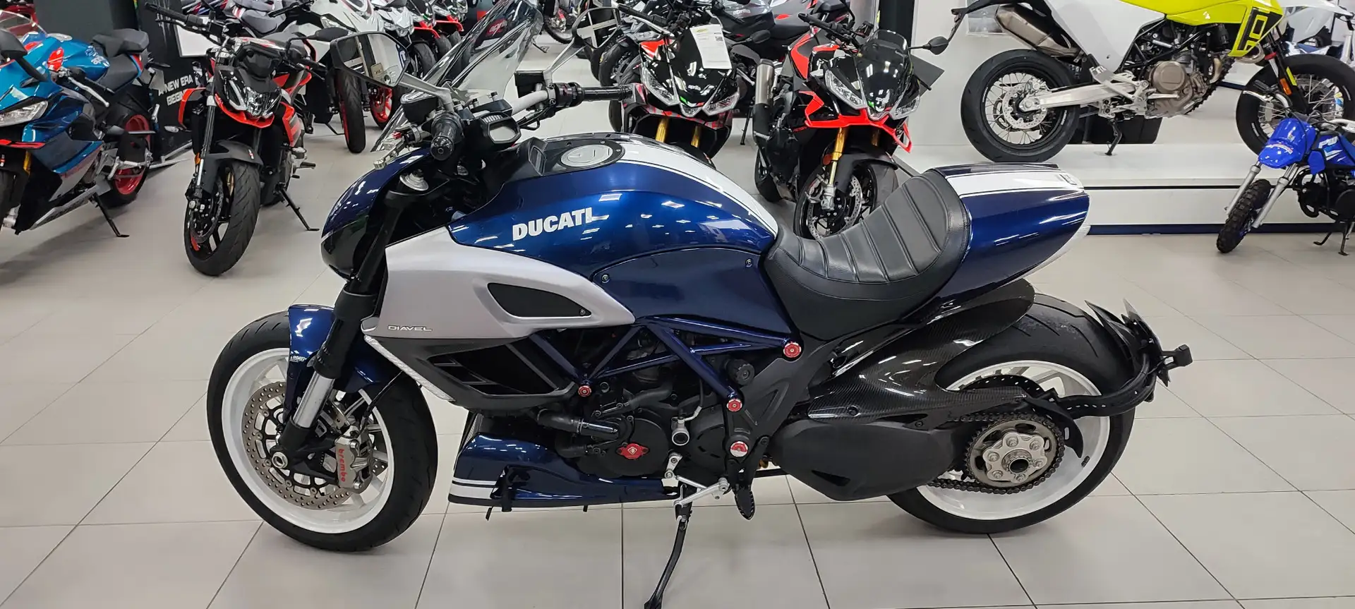 Ducati Diavel Albastru - 2