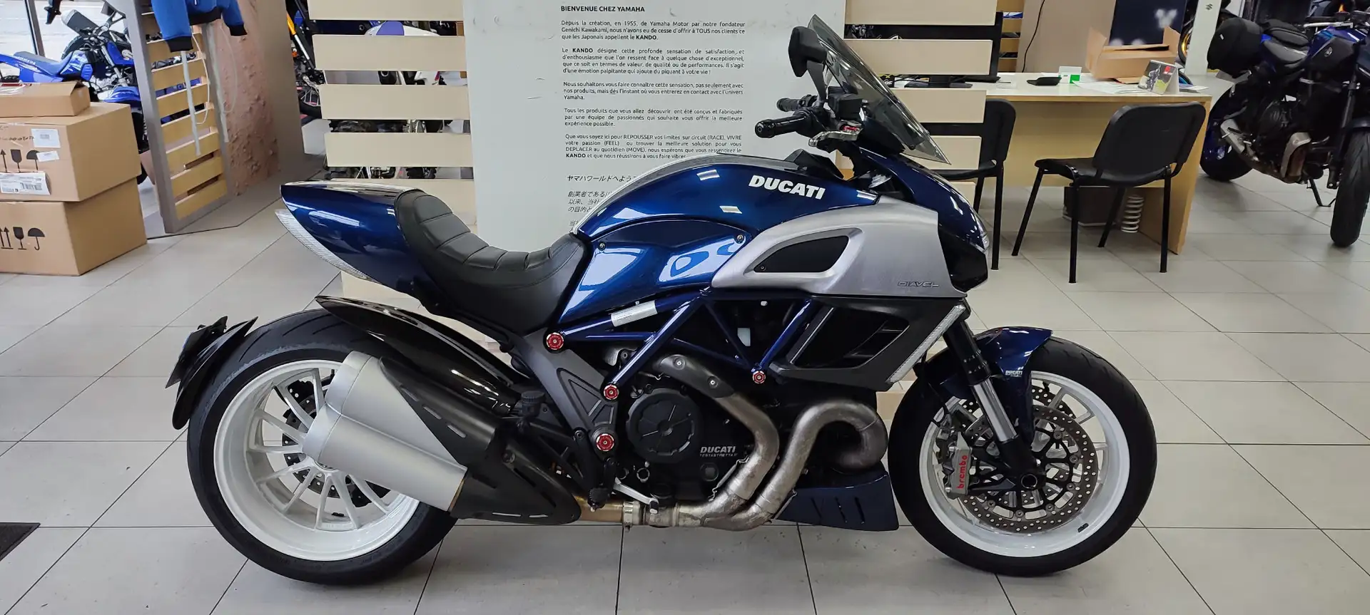 Ducati Diavel Albastru - 1