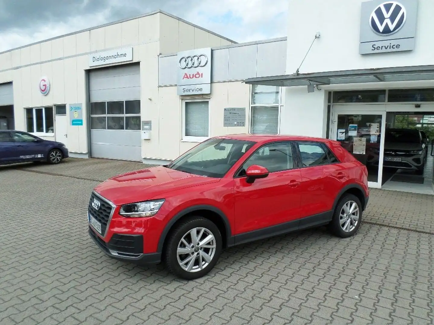 Audi Q2 35 TFSI basis Rot - 2
