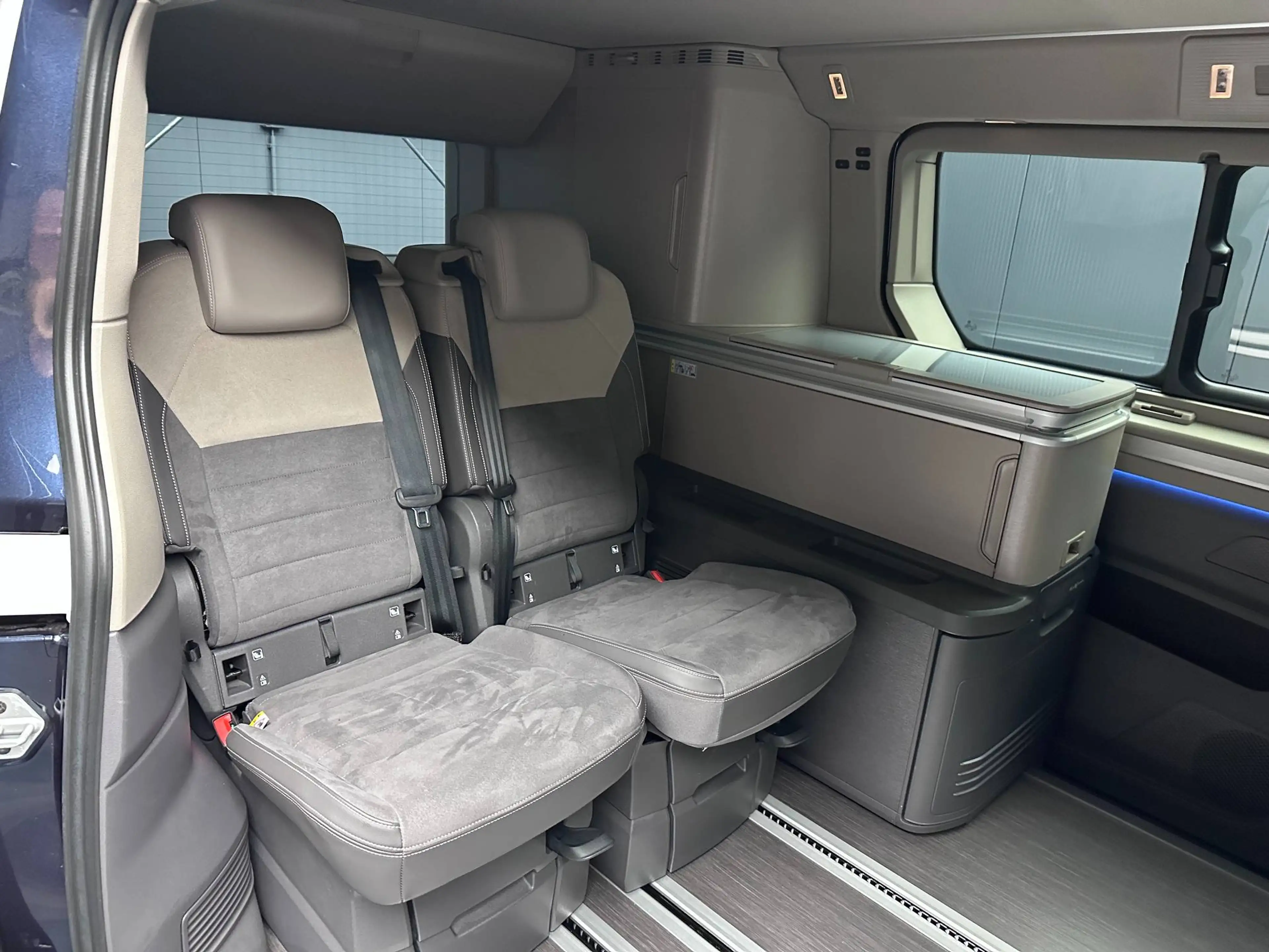 Volkswagen T7 California Ocean *BiColor*19Zoll*MARKISE*AHK*el.TÜR*NP:109.380 EUR* — photo 3