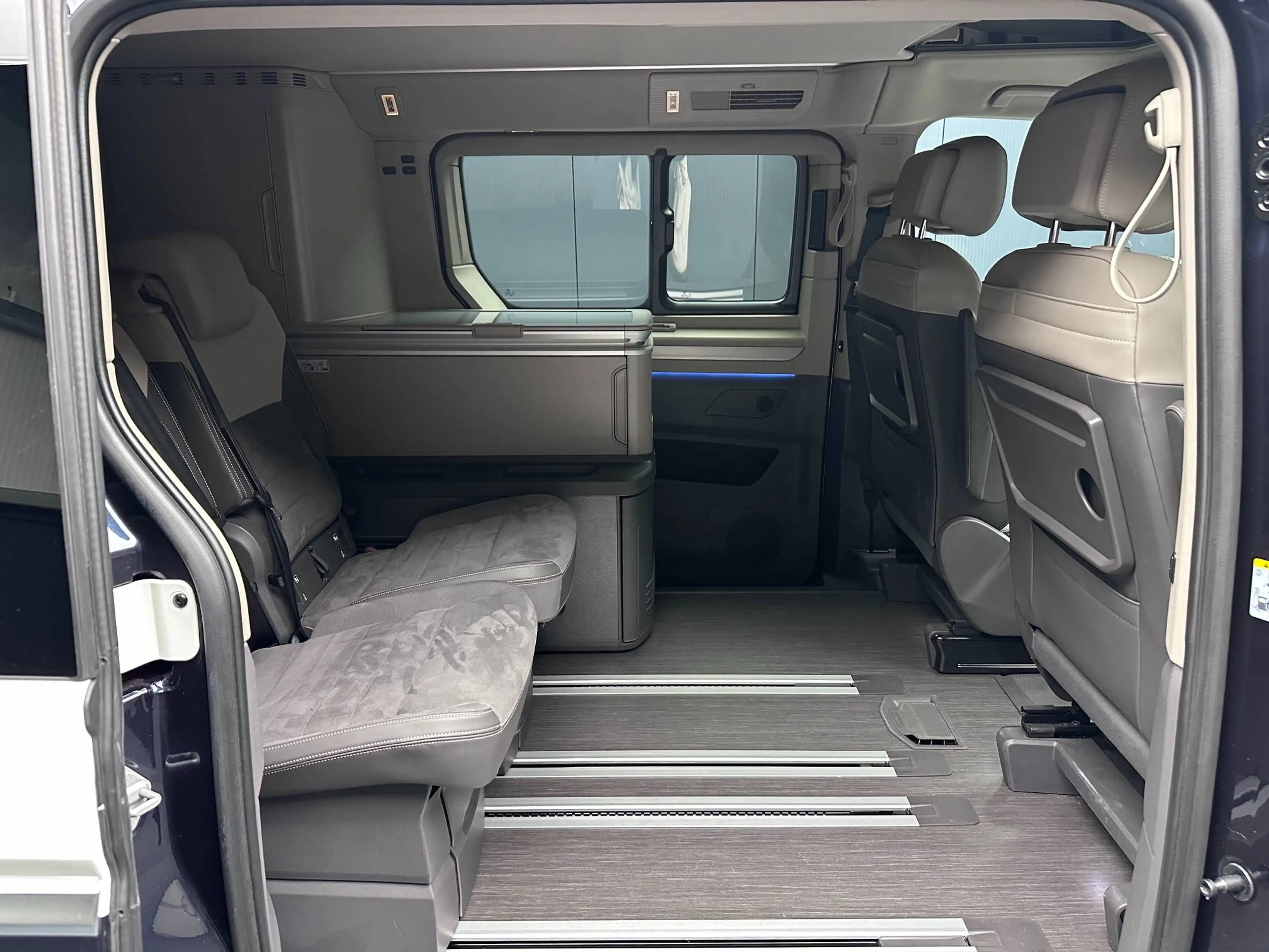 Volkswagen T7 California Ocean *BiColor*19Zoll*MARKISE*AHK*el.TÜR*NP:109.380 EUR* — photo 2