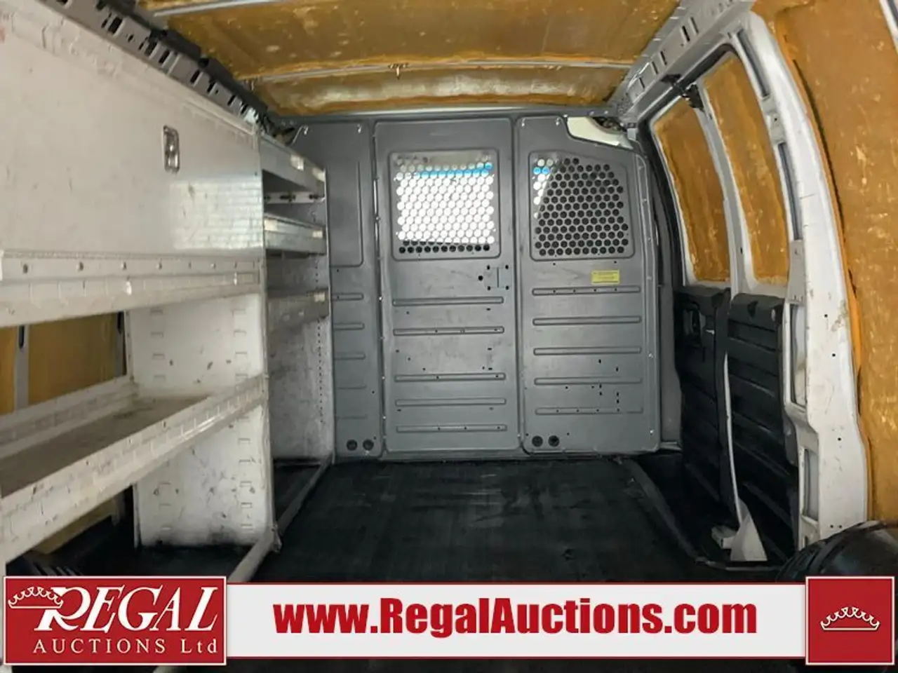 GMC Savana снимка GMC Savana