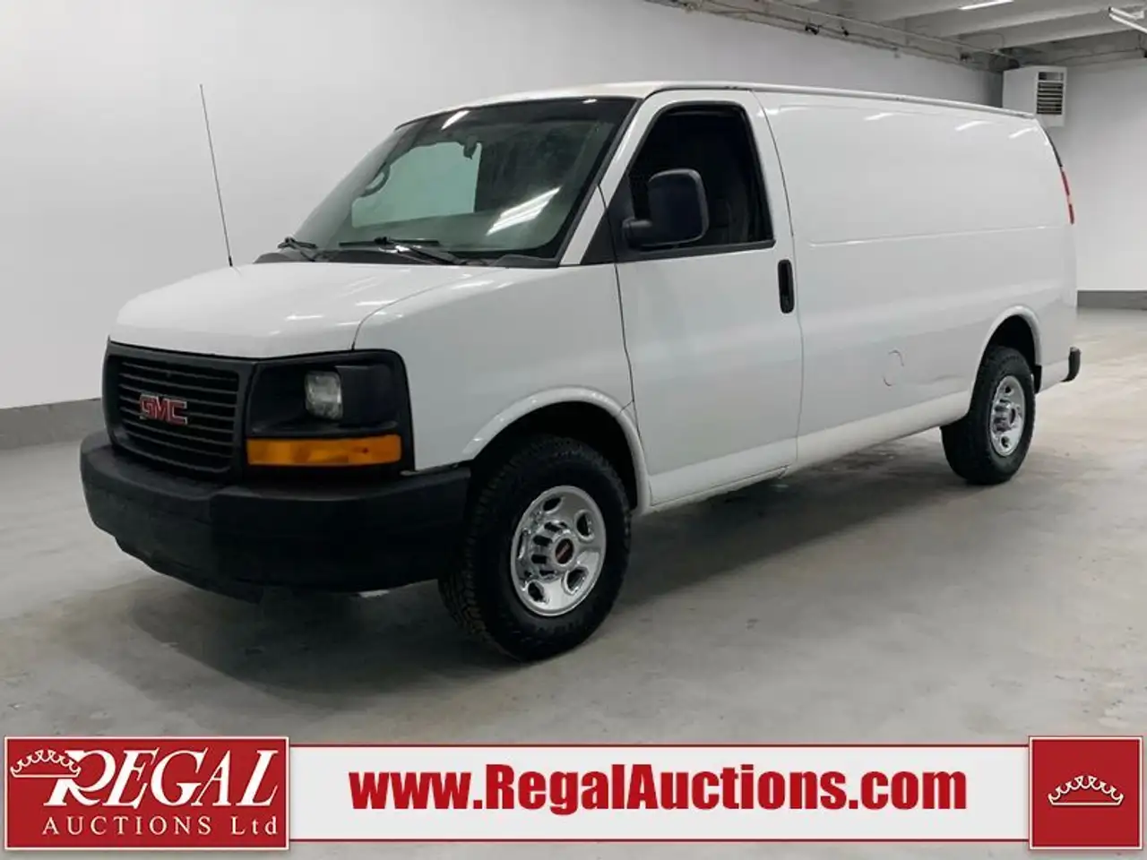 GMC Savana снимка GMC Savana