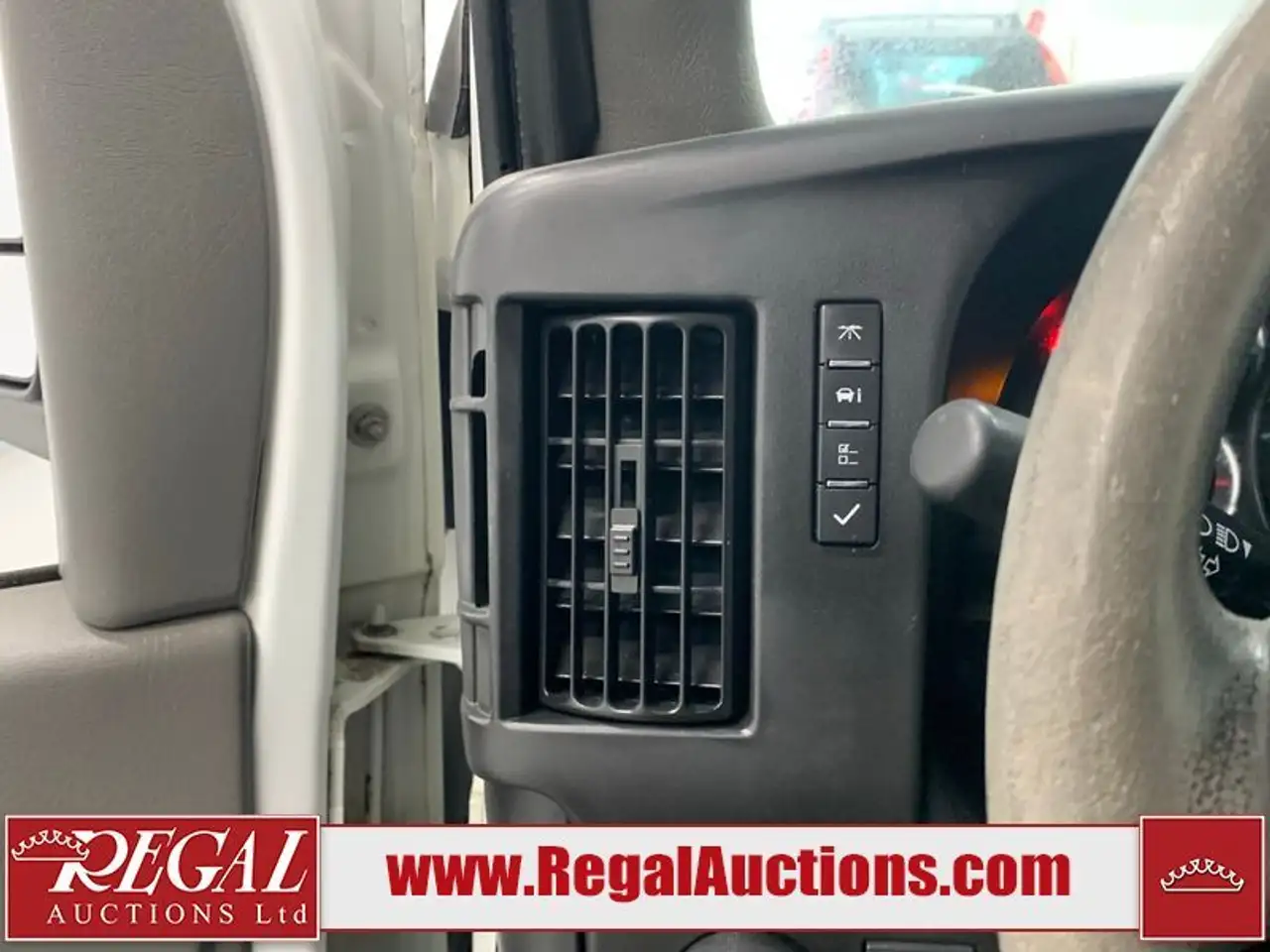 GMC Savana снимка GMC Savana