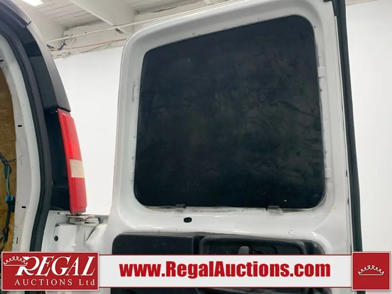GMC Savana снимка GMC Savana