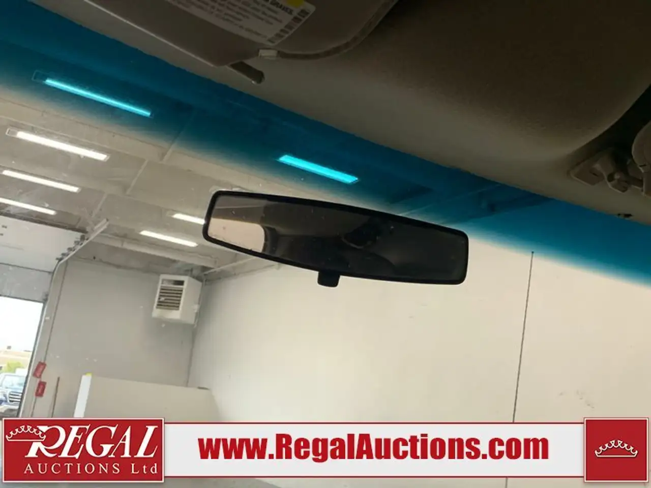 GMC Savana снимка GMC Savana