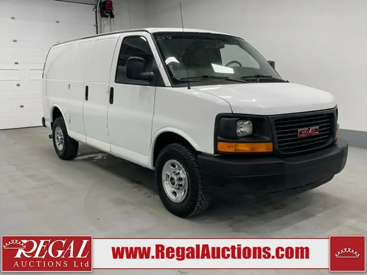 GMC Savana снимка GMC Savana