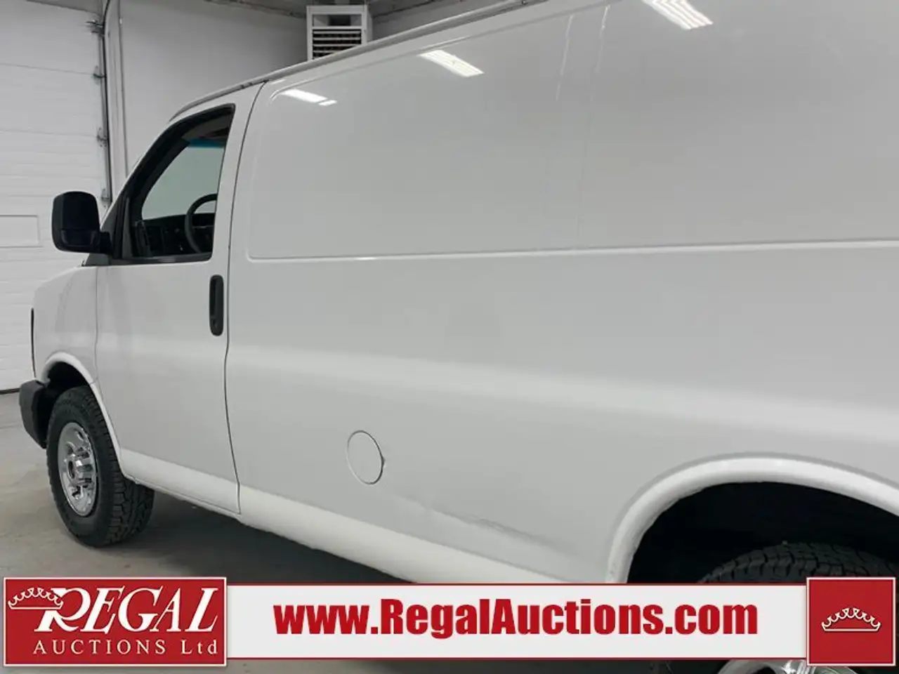 GMC Savana снимка GMC Savana