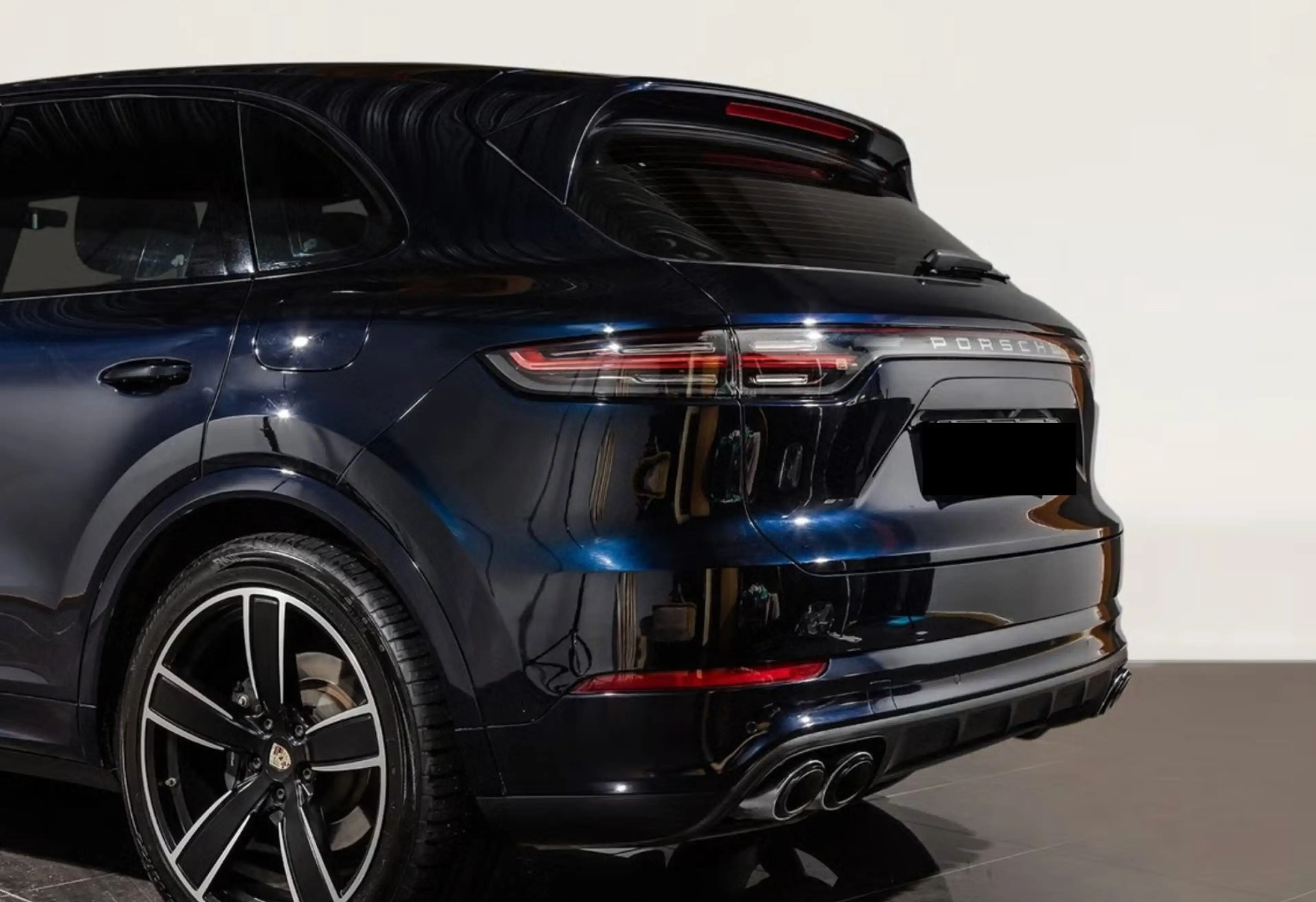 Porsche Cayenne E-Hybrid — photo 9