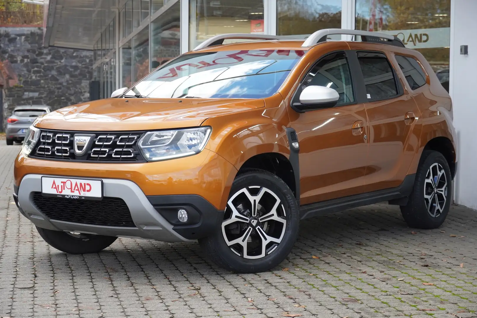 Dacia Duster II 1.6 SCe Prestige Navi Kamera Tempomat Oranje - 2