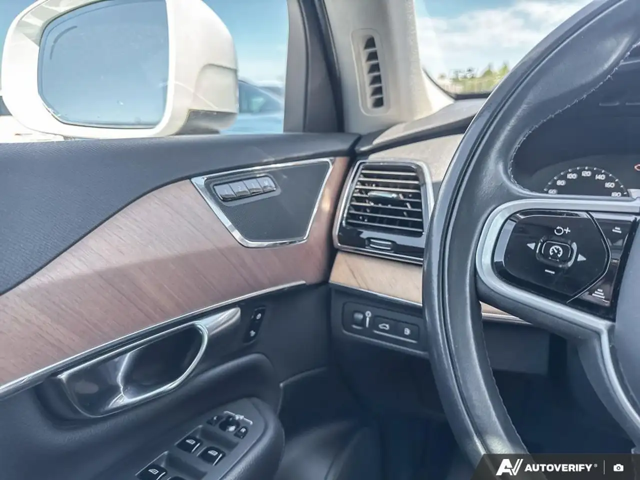 Volvo XC90 снимка Volvo XC90