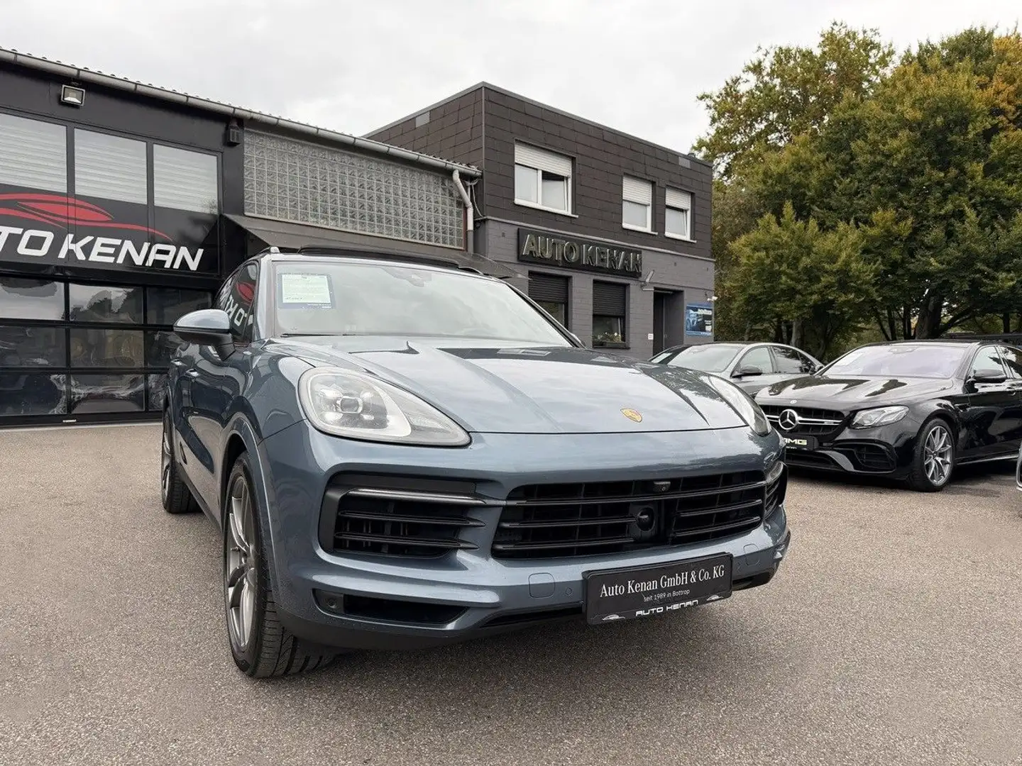 Porsche Cayenne E-Hybrid 1.Hand+Approved 10/27+TOP Blau - 1