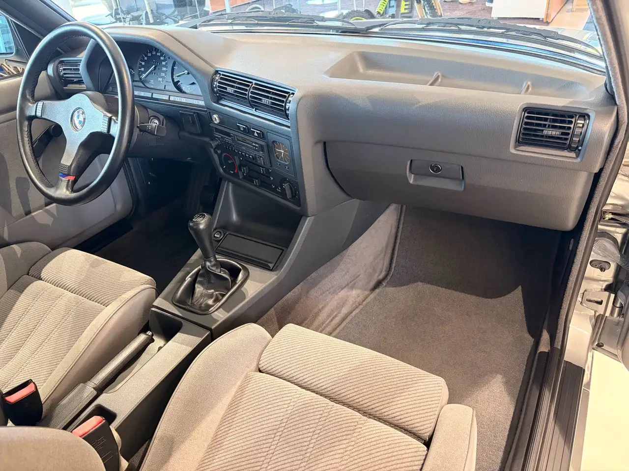 BMW 325 i 1. Hand / Unfallfrei / Sportsitze / Schiebedach, foto 12