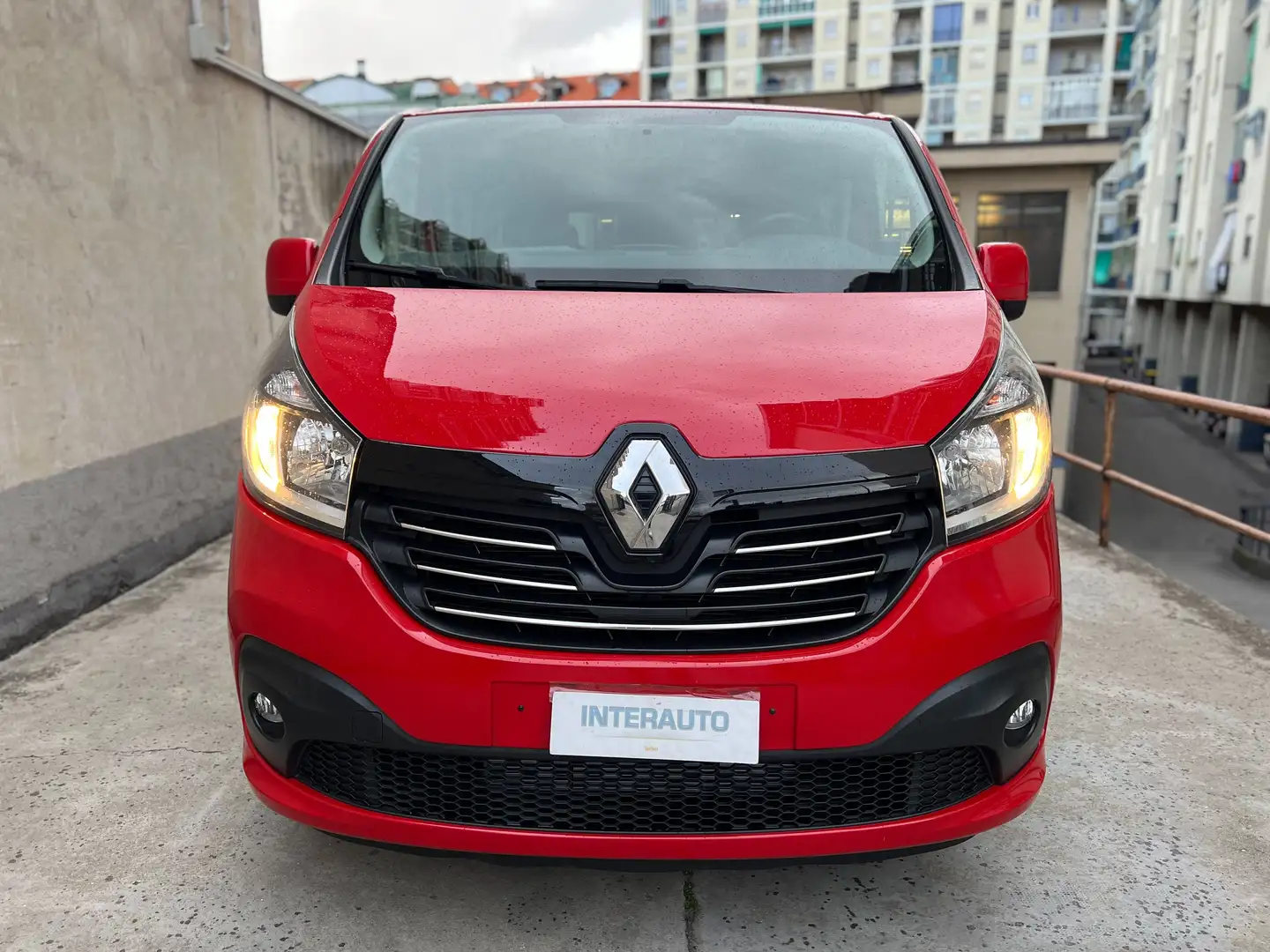 Renault Trafic 1.6 dCi Energy Expression 8 POSTI Rosso - 2