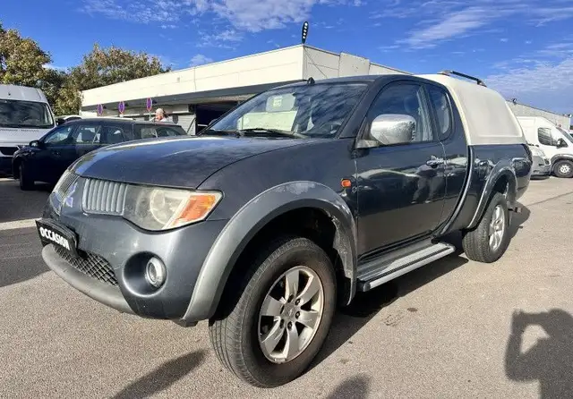 Mitsubishi L200 2.5 TD 136 CLUB CAB INVITE