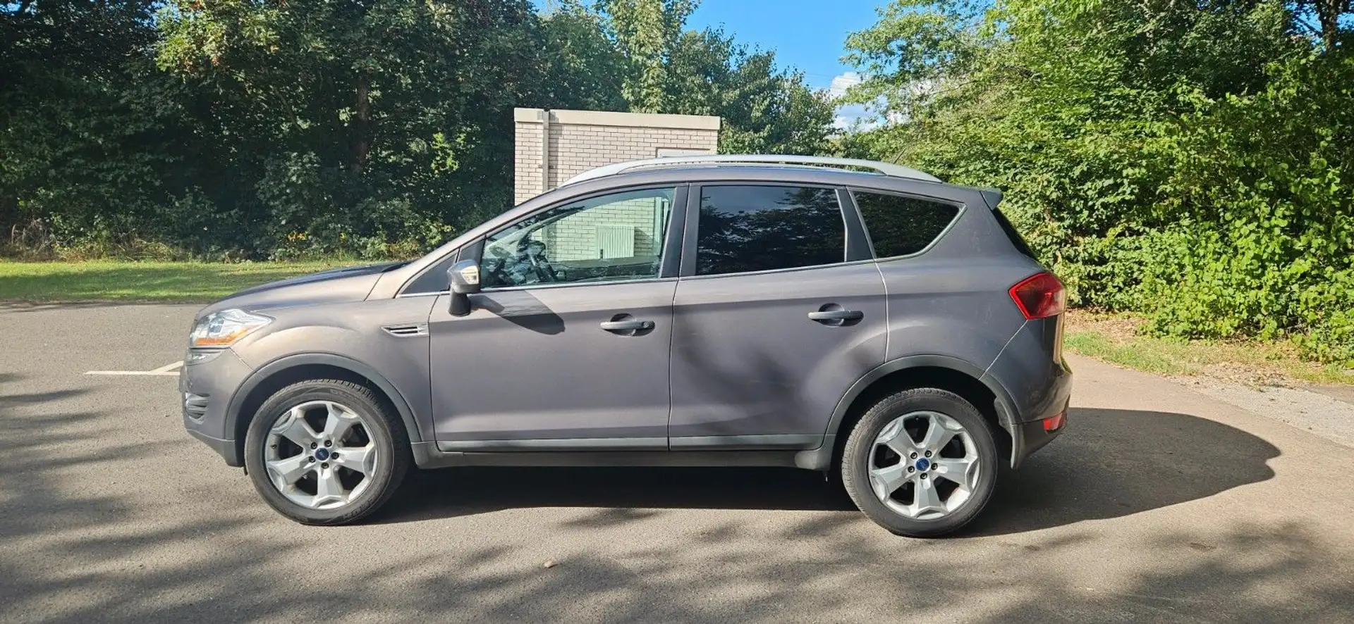 Ford Kuga Titanium 2.0 TDCi 4x4 Allrad | mtl.95,- Braun - 1