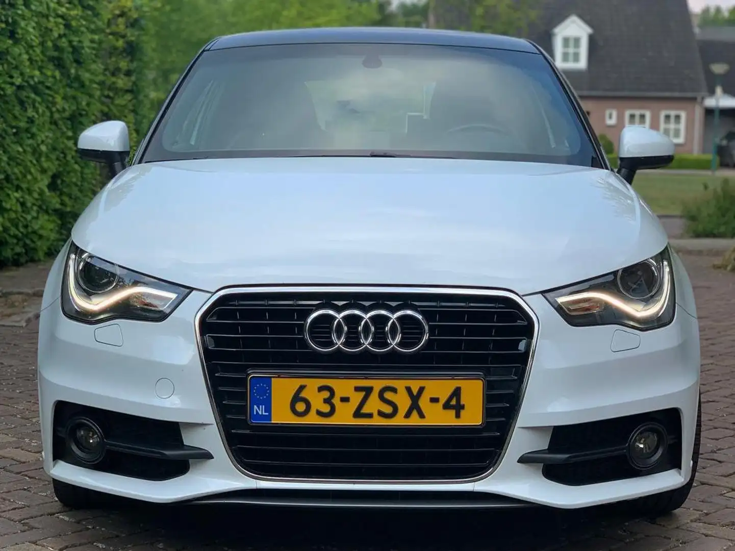 Audi A1 A1 1.2 TFSI Pro Line S Білий - 1