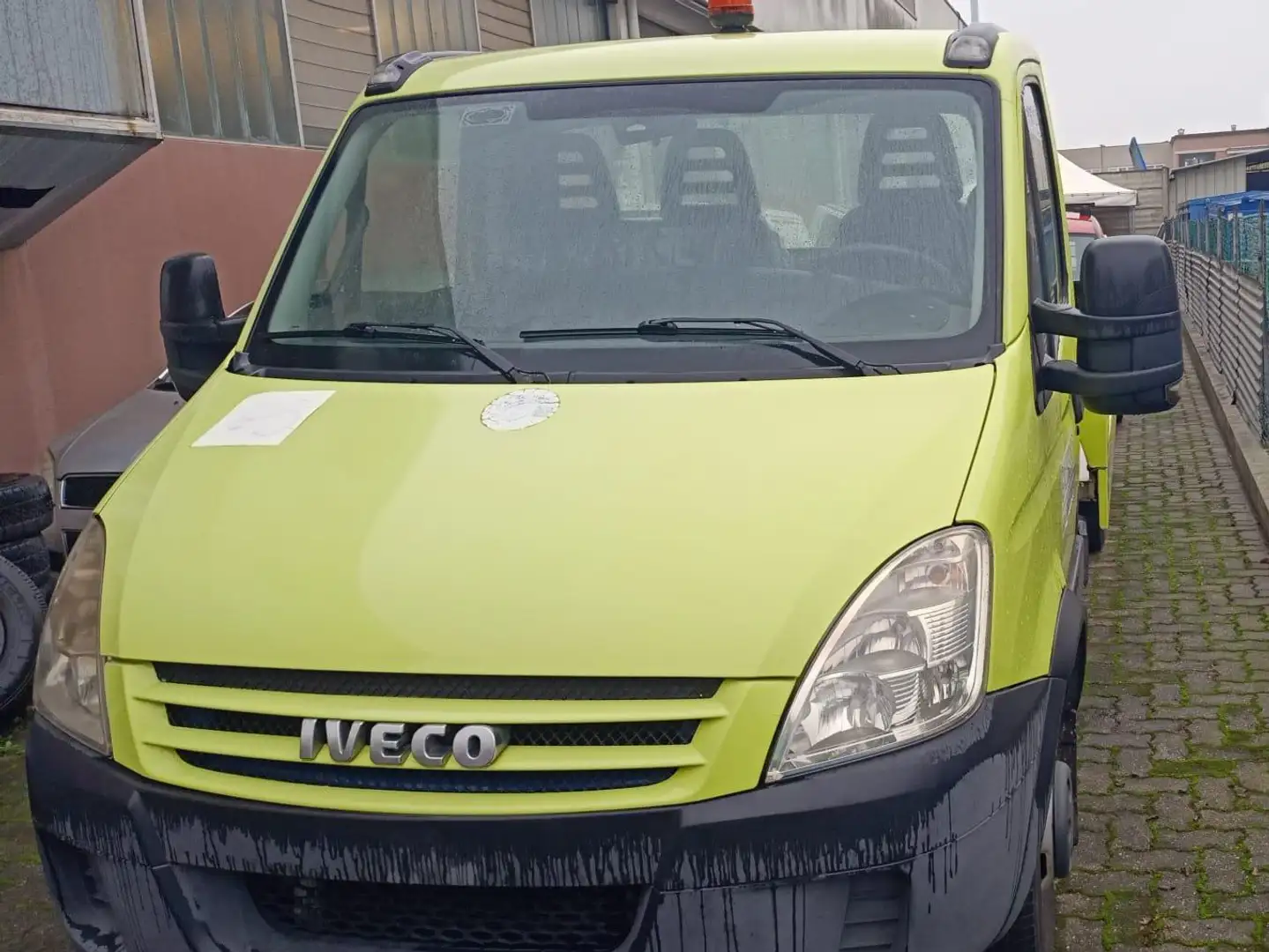 Iveco Daily 35 C17 Geel - 1