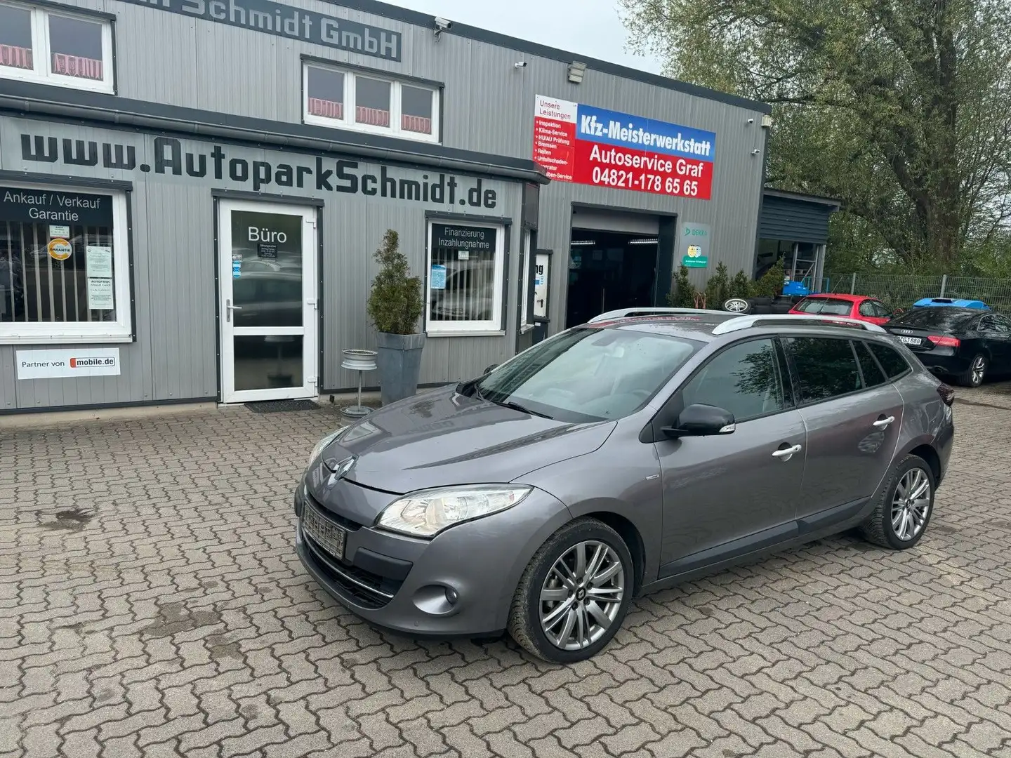 Renault Megane III Grandtour AUTOM°SITZH°T-LEDER°NAVI! Grau - 1