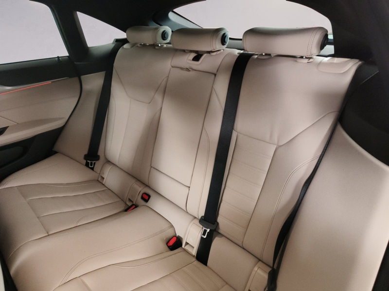 BMW 440 M440i xDrive — photo 8