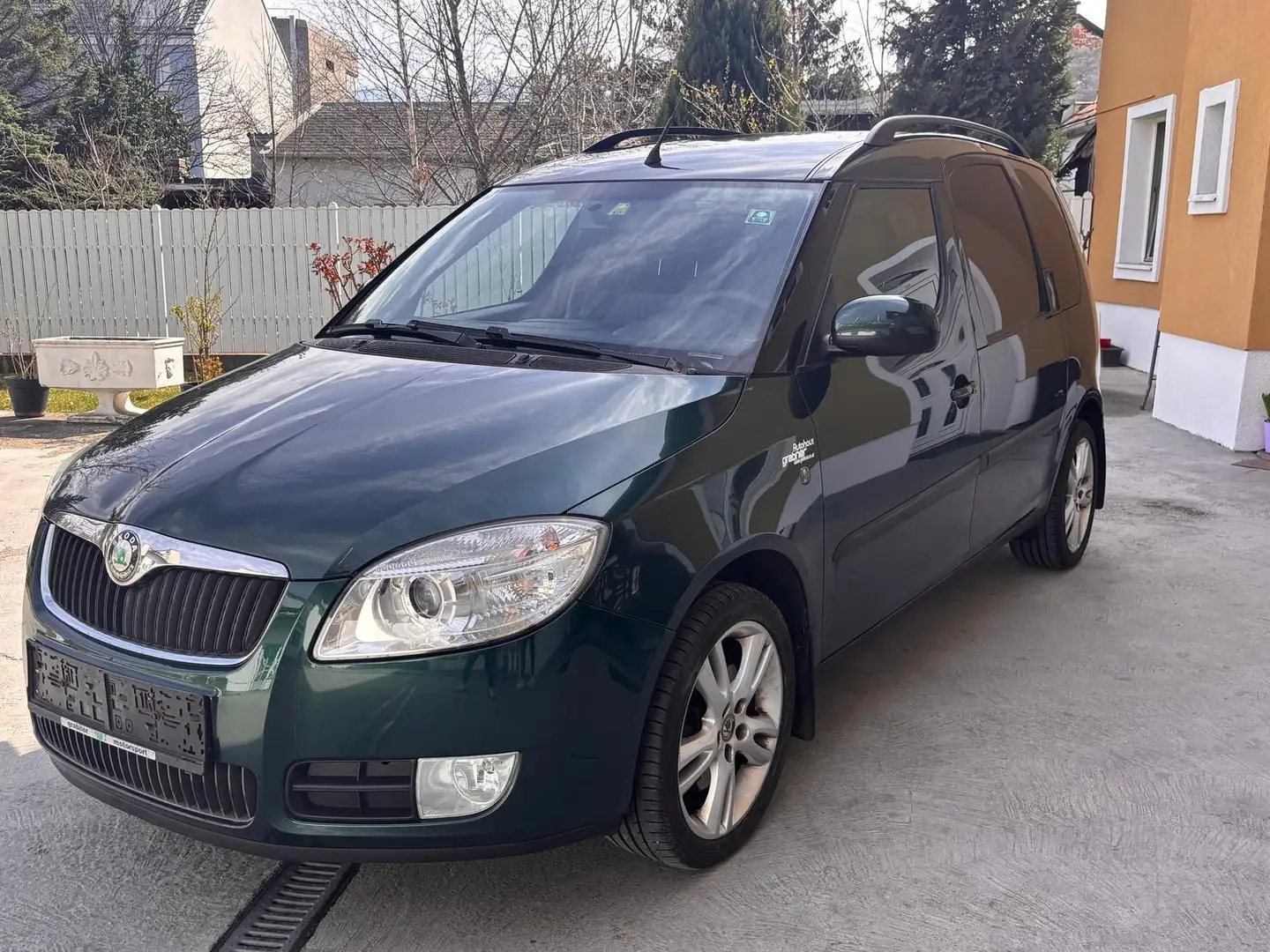 Skoda Roomster Roomster Free 1,6 Free Grün - 1