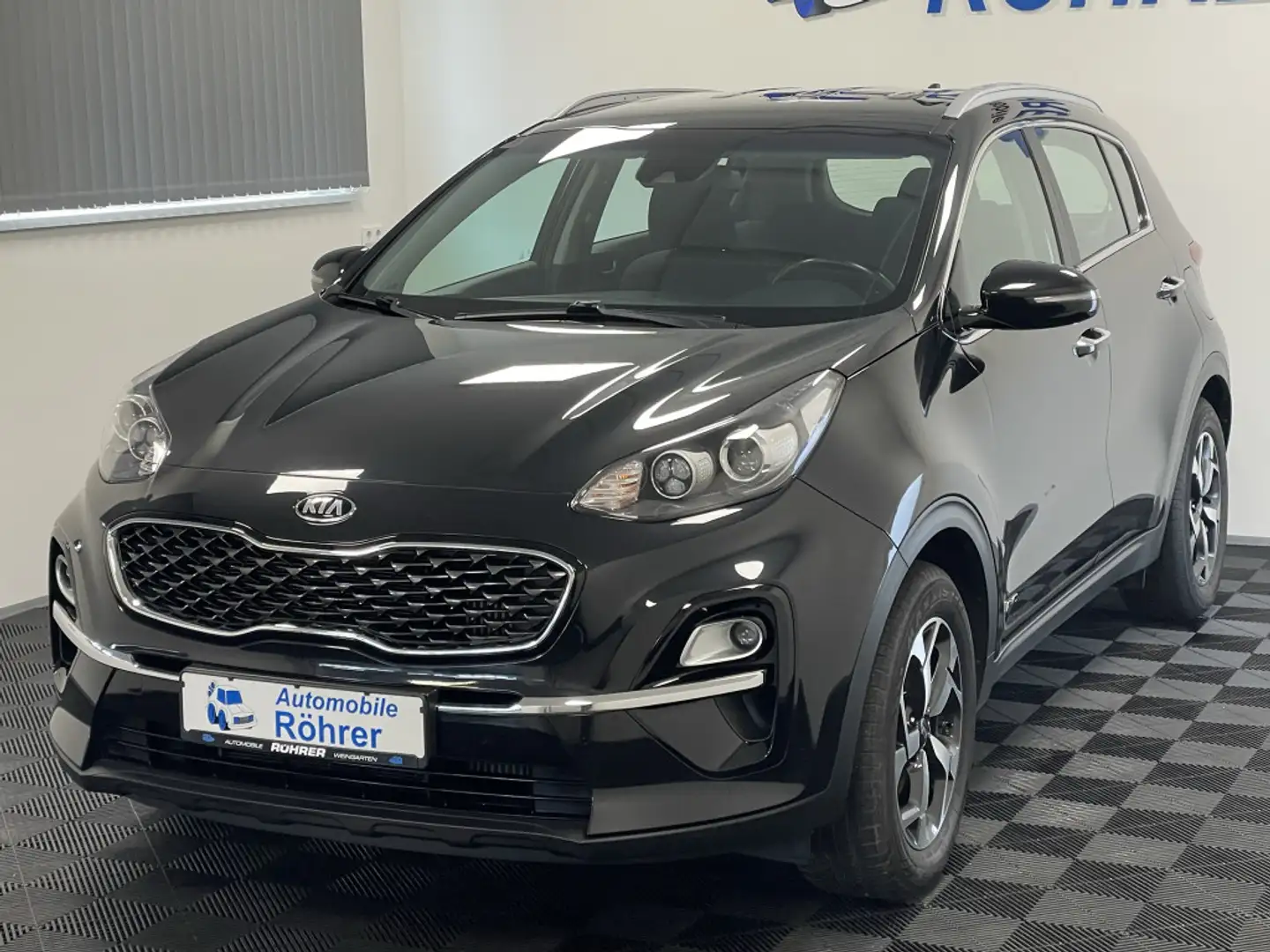 Kia Sportage 1.6 T-GDI 4WD Vision Navi Kamera AHK Fekete - 2